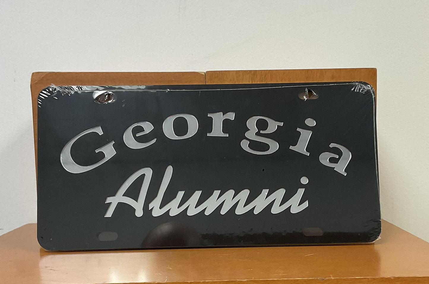 WinCraft UGA Alumni Tag Black