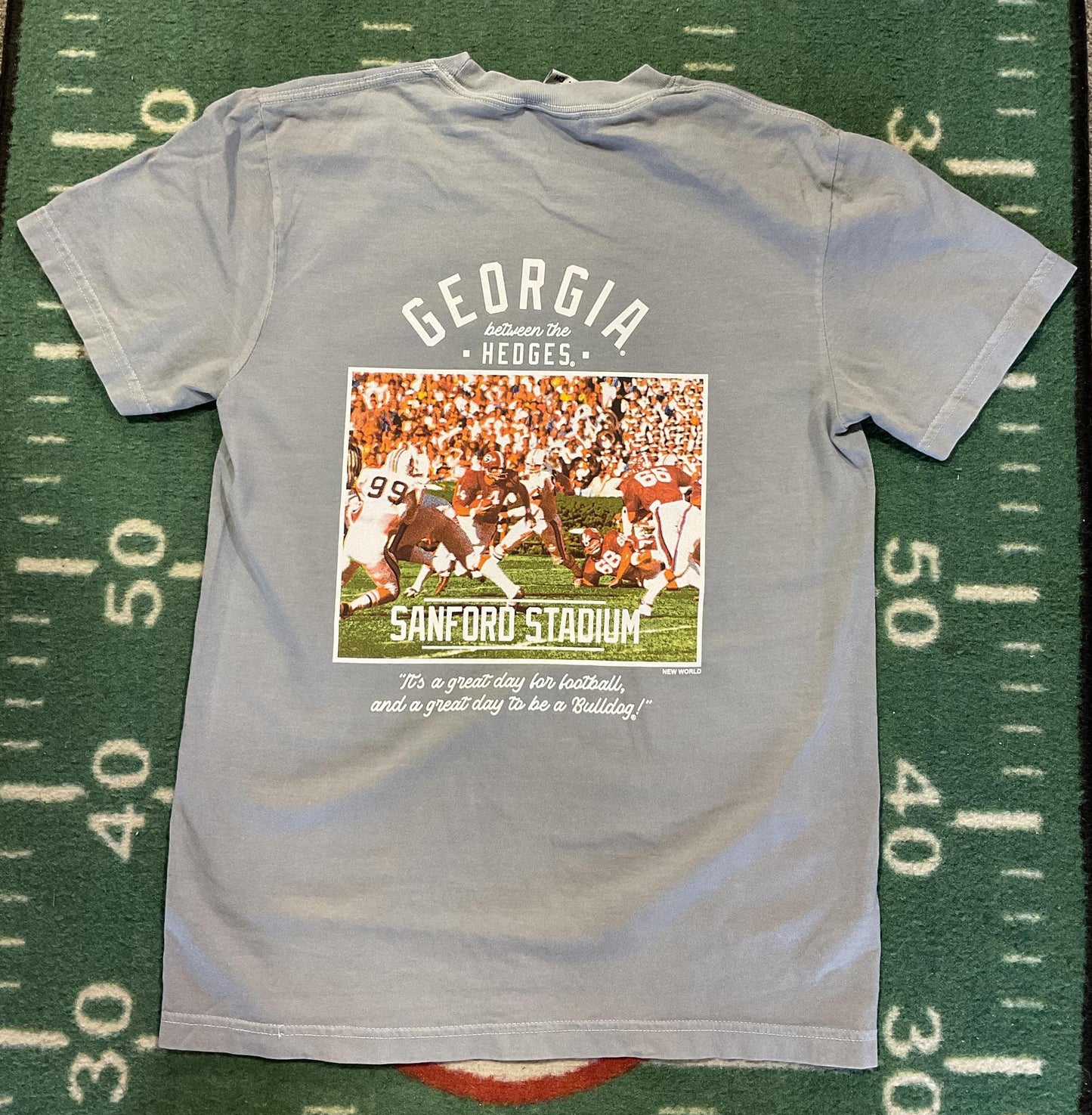 New World Graphics UGA Retro Layout CC Unisex T-Shirt