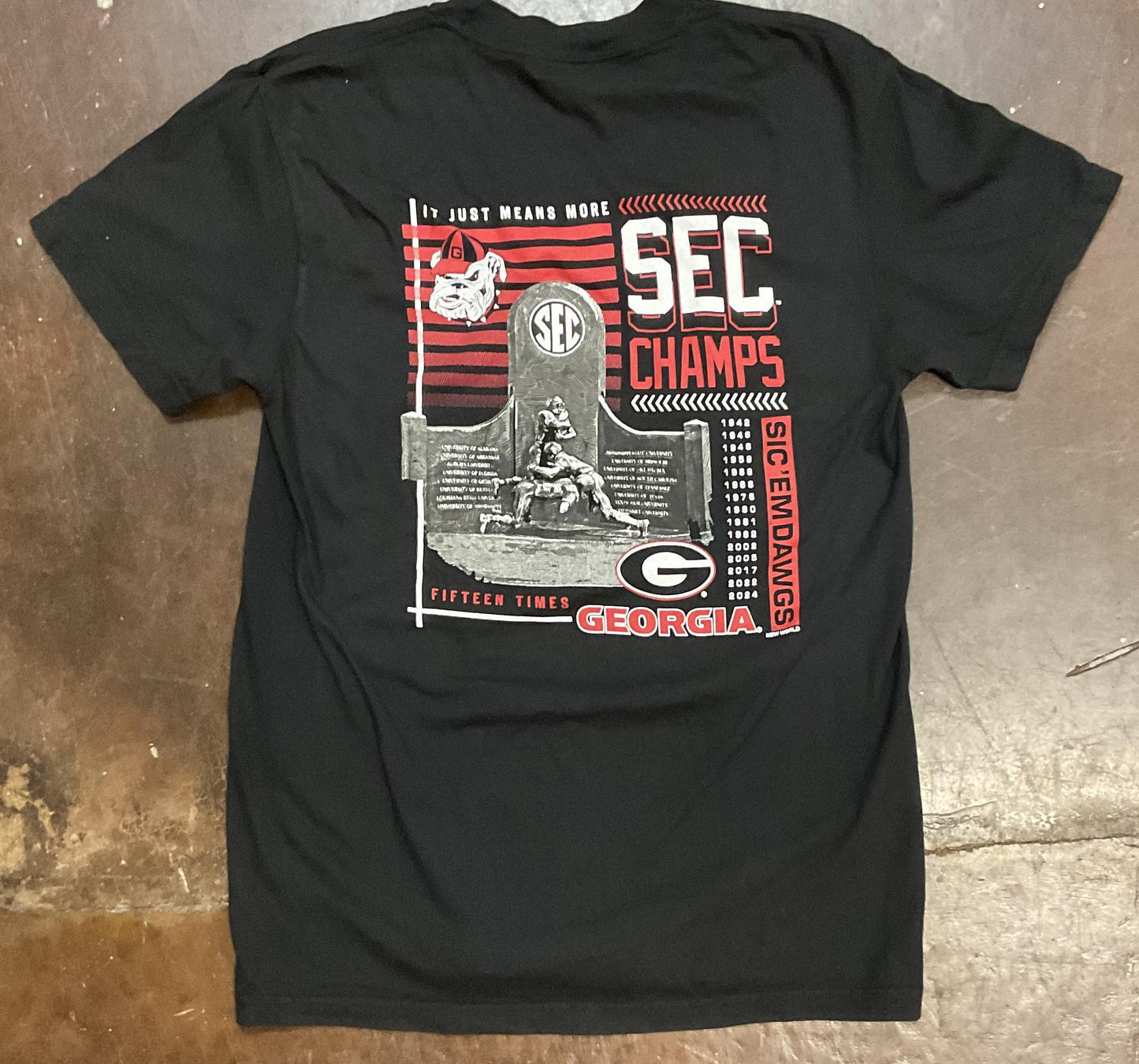 New World Graphics UGA SEC FB Champs 24 Trophy CC Black Adult T-Shirt