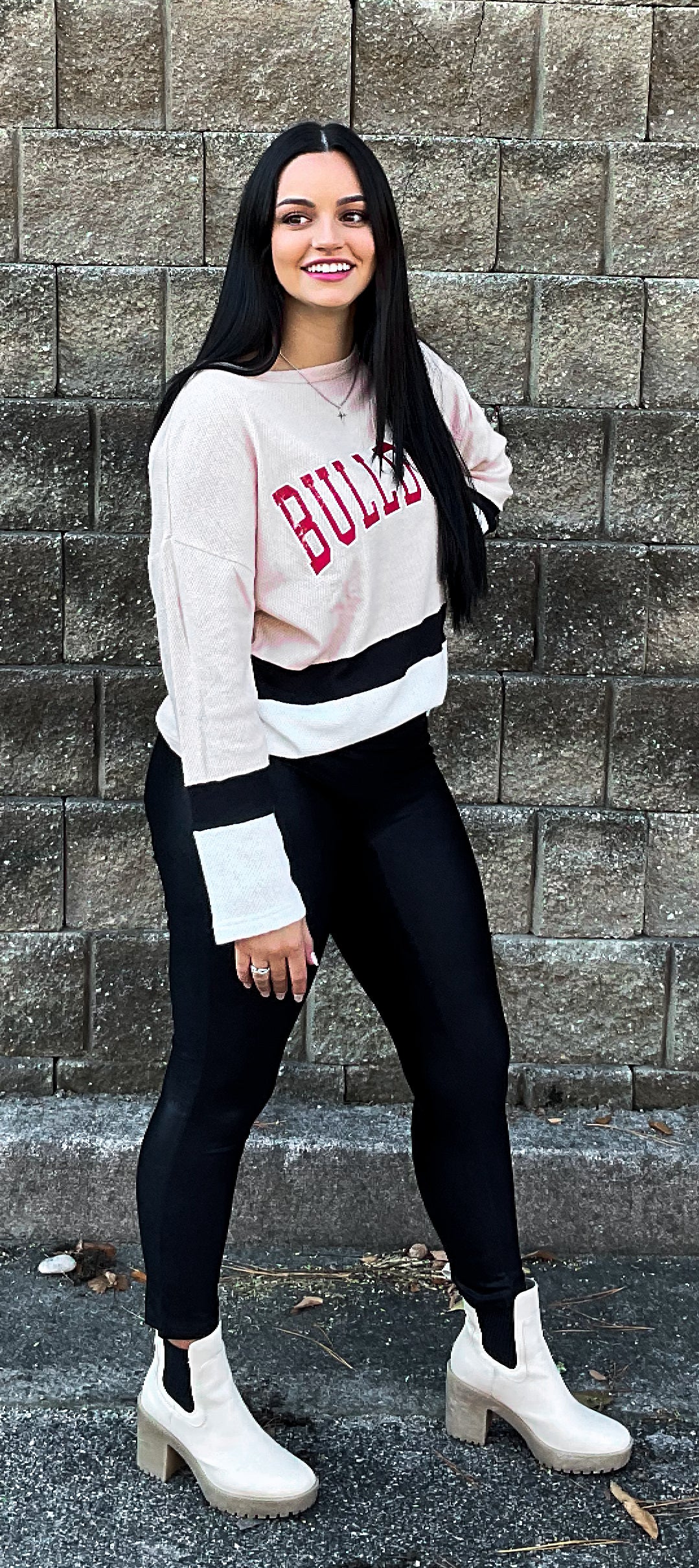Gameday Couture UGA Bulldogs Colorblock Womens Long Sleeve Sweatshirt (Tan)